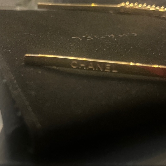 Authentic Chanel pearl headband - Picture 5 of 12